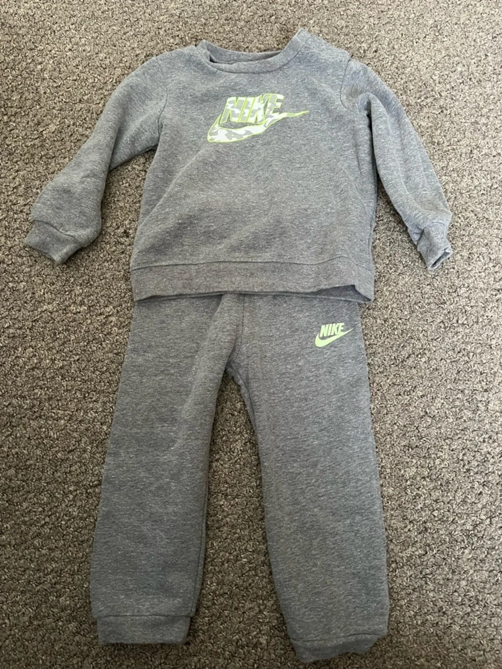 Nike Kids Gray Sweatshirt and Joggers with Neon Green Logo - Picture 1 of 4
